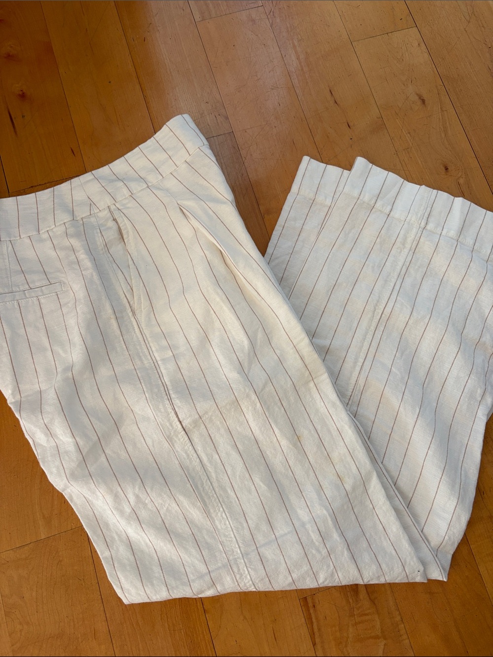 GAP women’s White Pinstripe Linen-Blend  pants